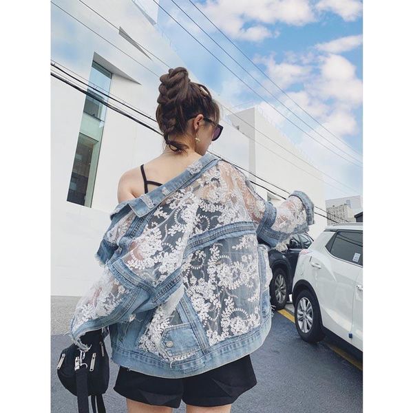 women's jackets 2021 spring autumn women lace stitching denim jacket korean casual loose femme solid jean coat female chic vintage thin, Black;brown
women's jackets 2021 spring autumn women lace stitching denim jacket korean casual loose femme solid jean coat female chic vintage thin, Black;brown