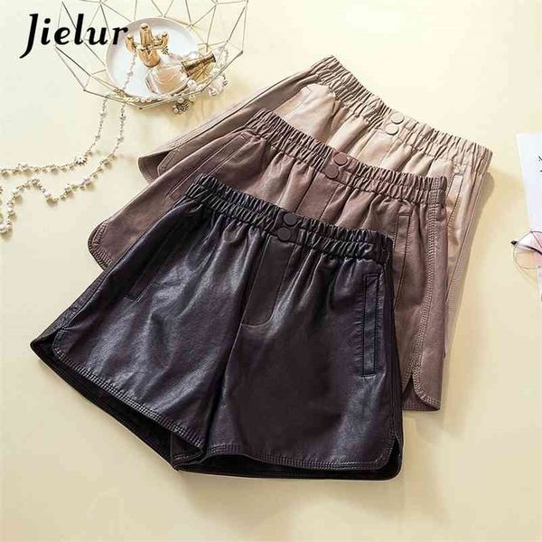 summer pu leather shorts women plus size m-4xl outer casual female loose wide leg side split 210426, White;black
summer pu leather shorts women plus size m-4xl outer casual female loose wide leg side split 210426, White;black