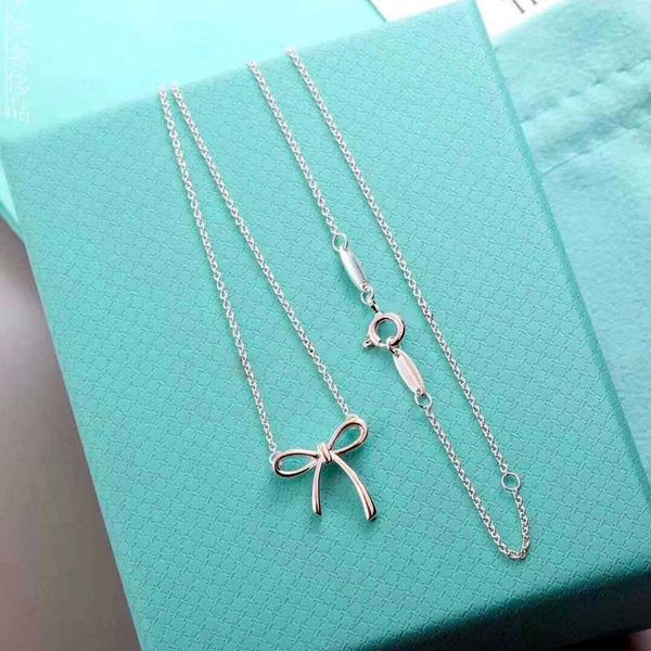 925 sterling silver women's necklace, soft knot pendant, high-quality chain, luxury brand, girlfriend gift jewelry
925 sterling silver women's necklace, soft knot pendant, high-quality chain, luxury brand, girlfriend gift jewelry