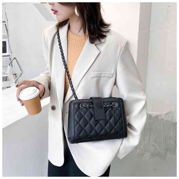 bags handbags wallets 2021 women's fashion lingge embroidered thread small good-looking single shoulder net red chain messenger, Black;red
bags handbags wallets 2021 women's fashion lingge embroidered thread small good-looking single shoulder net red chain messenger, Black;red