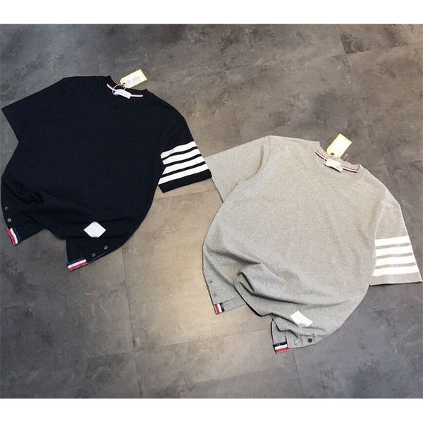 2022 factory wholesale new high version spring summer fashion mesh neckline with contrast and binding two color casual loose couple short sl, White
2022 factory wholesale new high version spring summer fashion mesh neckline with contrast and binding two color casual loose couple short sl, White