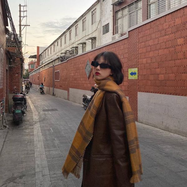scarves 2021 long classic double-sided plaid scarf woman autumn, spring thick warm shawl dual-use cute and simple for students, Blue;gray
scarves 2021 long classic double-sided plaid scarf woman autumn, spring thick warm shawl dual-use cute and simple for students, Blue;gray