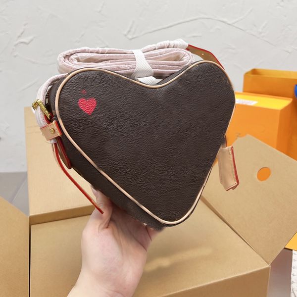heart shape shoulder bag pouch cowhide messenger sling bags women valentine's day present vintage floral genuine leather wallet ladies
heart shape shoulder bag pouch cowhide messenger sling bags women valentine's day present vintage floral genuine leather wallet ladies