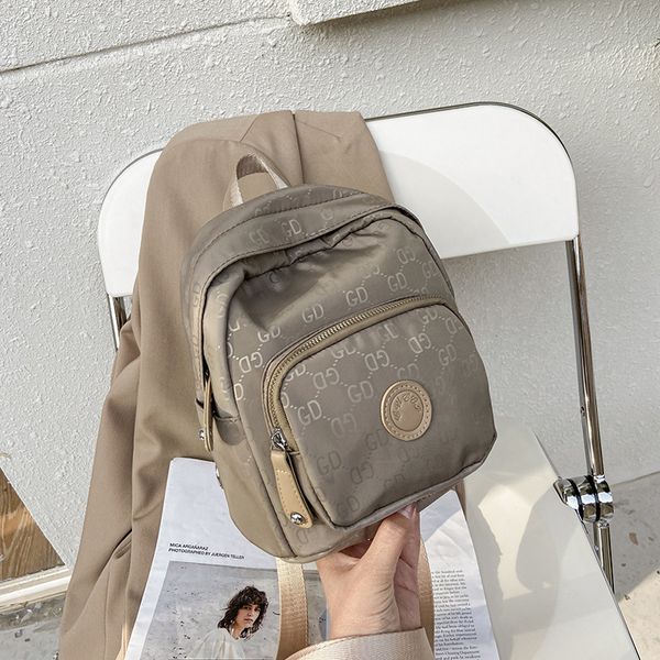 luxury designer bag women's light canvas bag summer new single shoulder backpack versatile fashion small messenger backpack
luxury designer bag women's light canvas bag summer new single shoulder backpack versatile fashion small messenger backpack
