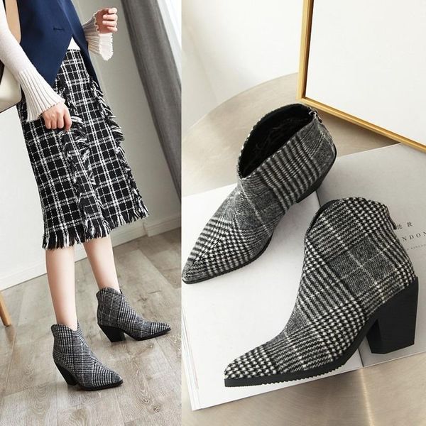 boots autumn/winter 2021 european and american fashion retro hundred thick heeled zipper large-size bare women, Black
boots autumn/winter 2021 european and american fashion retro hundred thick heeled zipper large-size bare women, Black