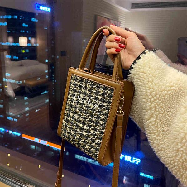2022 factory wholesale women's hand autumn winter fashion single shoulder lattice temperament women's bag messenger bag 3v9d
2022 factory wholesale women's hand autumn winter fashion single shoulder lattice temperament women's bag messenger bag 3v9d