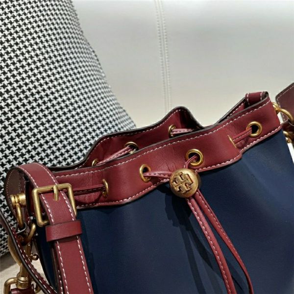 designer drawstring bucket single shoulder diagonal hand real leather women's bag
designer drawstring bucket single shoulder diagonal hand real leather women's bag