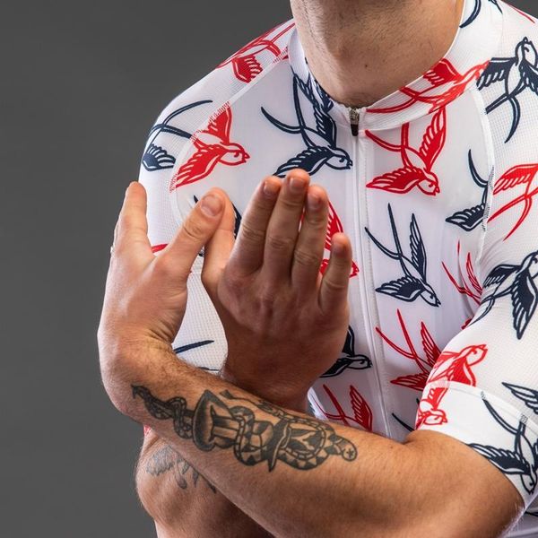 racing jackets 2021 summer men breathable little swallow short sleeved hem plus webbing cycling jersey lightweight quick dry mtb bike shirt, Black;red
racing jackets 2021 summer men breathable little swallow short sleeved hem plus webbing cycling jersey lightweight quick dry mtb bike shirt, Black;red