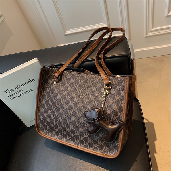 hangbags minority design korean texture printed single shoulder tote bag 2021 women's fashion autumn and winter armpit
hangbags minority design korean texture printed single shoulder tote bag 2021 women's fashion autumn and winter armpit