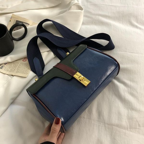 evening bags designer handbags women's autumn 2021 texture one-shoulder small square bag retro broadband messenger handbag
evening bags designer handbags women's autumn 2021 texture one-shoulder small square bag retro broadband messenger handbag