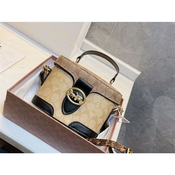 outlet 021 fashion hand-held women's single shoulder messenger bag printing color matching retro trend[finished on luxuryss designerss
outlet 021 fashion hand-held women's single shoulder messenger bag printing color matching retro trend[finished on luxuryss designerss