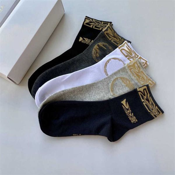 classic portrait socks all seasons breathable cotton sock christmas day gift for men women soft hosiery, Black;white
classic portrait socks all seasons breathable cotton sock christmas day gift for men women soft hosiery, Black;white