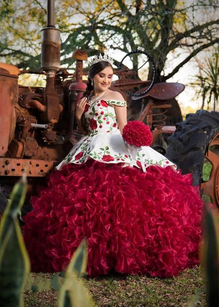 fashion flower embroidery white and burgundy quinceanera dresses ball gown satin off shoulder with sleeves charro mexican vestido de 15 anos, Blue;red
fashion flower embroidery white and burgundy quinceanera dresses ball gown satin off shoulder with sleeves charro mexican vestido de 15 anos, Blue;red