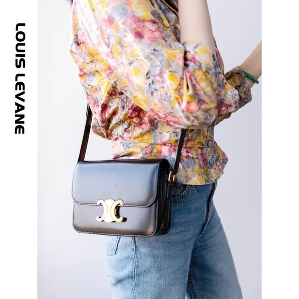 70% s anna lisa's same arc de butterfly buckle box leather single shoulder diagonal cross bag
70% s anna lisa's same arc de butterfly buckle box leather single shoulder diagonal cross bag