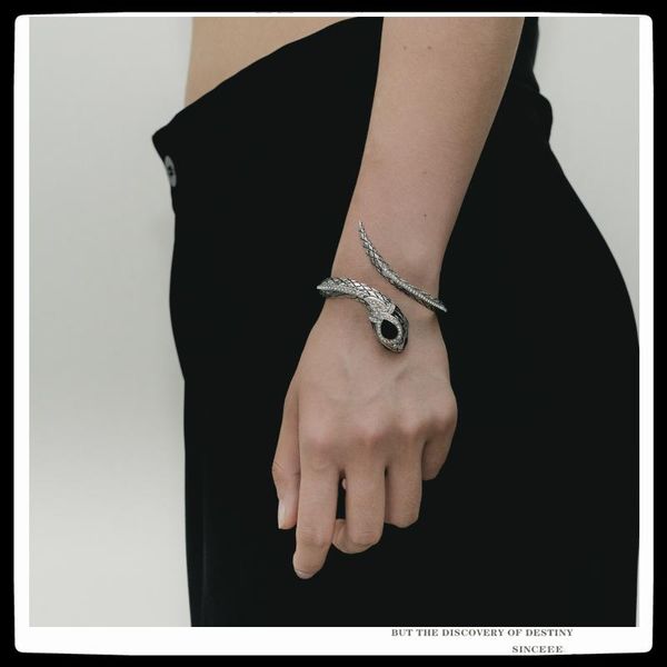 bangle sexmara 2021 punk black diamond snake temperament exaggerated personality opening bracelet for women girl party jewelry gift
bangle sexmara 2021 punk black diamond snake temperament exaggerated personality opening bracelet for women girl party jewelry gift