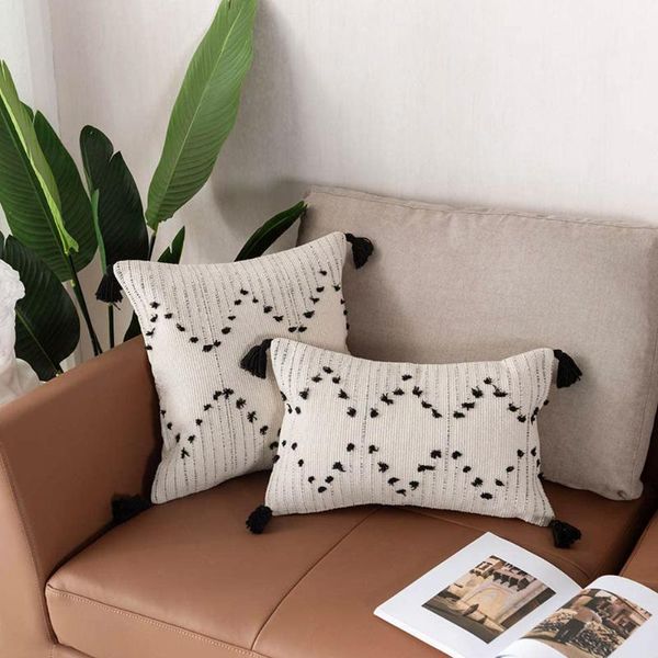 pillow case nordic tufted throw soft breathable cover tassel black white geometric pattern for bedroom sofa 45x45cm
pillow case nordic tufted throw soft breathable cover tassel black white geometric pattern for bedroom sofa 45x45cm