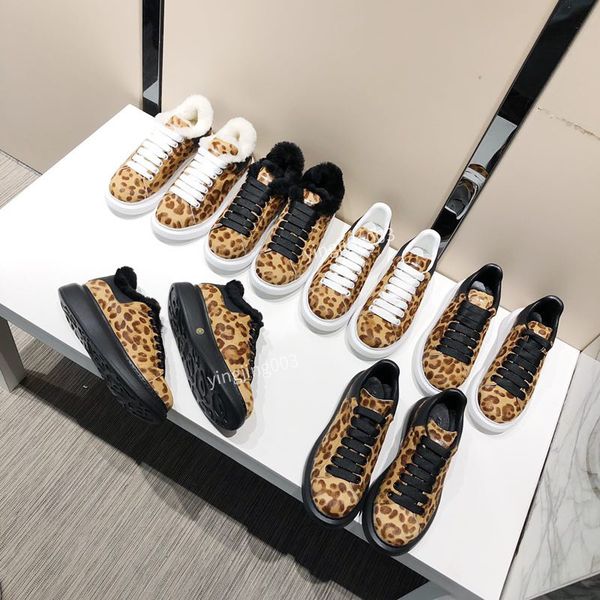 new platform black white fashion boots leather men women casual shoes gold red comfortable flat sneaker size 35-46
new platform black white fashion boots leather men women casual shoes gold red comfortable flat sneaker size 35-46