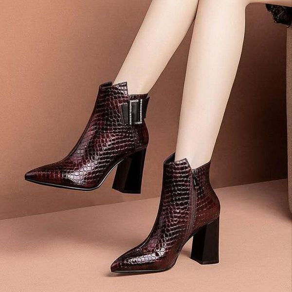 high heeled short boots,women faux patent leather winter shoes,pointed toe, rhinestone buckle, female footware black, boots
high heeled short boots,women faux patent leather winter shoes,pointed toe, rhinestone buckle, female footware black, boots