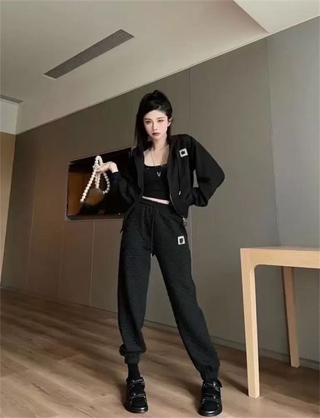 pants brand designer high-end sports suit autumn women's tide brands european style casual cardigan long-sleeved letter printing two-pi, White
pants brand designer high-end sports suit autumn women's tide brands european style casual cardigan long-sleeved letter printing two-pi, White