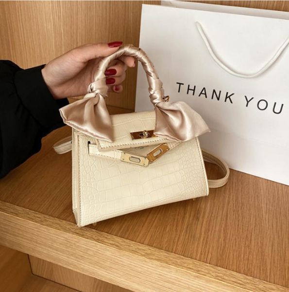 female bags 2021 spring/summer portable kelly fashion lady shoulder trend stone grain messenger bag
female bags 2021 spring/summer portable kelly fashion lady shoulder trend stone grain messenger bag
