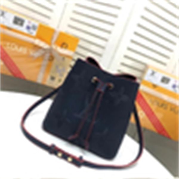 bags brand iconic designer luxury shoulder m44022 embossed trendy bucket cross bag female handles bag new totes large handbags body bag
bags brand iconic designer luxury shoulder m44022 embossed trendy bucket cross bag female handles bag new totes large handbags body bag