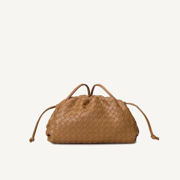 woven clouds bag women's leather shoulder bags minimalist 2020 new fashion mini clutch bags soft dumplings brand design bag spot
woven clouds bag women's leather shoulder bags minimalist 2020 new fashion mini clutch bags soft dumplings brand design bag spot