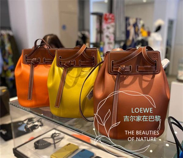 handbag hookloewe / luo yiwei nini same balloon classic lazo bucket drawstring one shoulder straddle women's bagluggage tag
handbag hookloewe / luo yiwei nini same balloon classic lazo bucket drawstring one shoulder straddle women's bagluggage tag