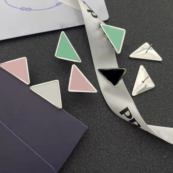 1pair s925 silver needle earring color small inverted triangle letter vintage p stud earrings accessories wholesale, Golden;silver
1pair s925 silver needle earring color small inverted triangle letter vintage p stud earrings accessories wholesale, Golden;silver