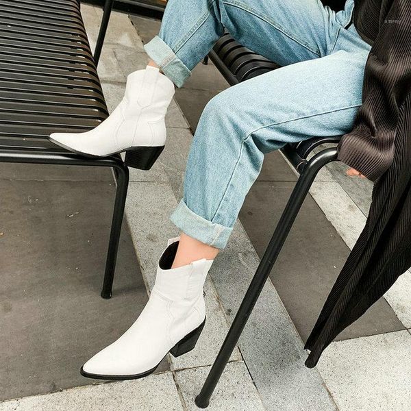boots 2021 autumn winter female fashion knight ladies zipper round toe short square high heel women's shoes1, Black
boots 2021 autumn winter female fashion knight ladies zipper round toe short square high heel women's shoes1, Black
