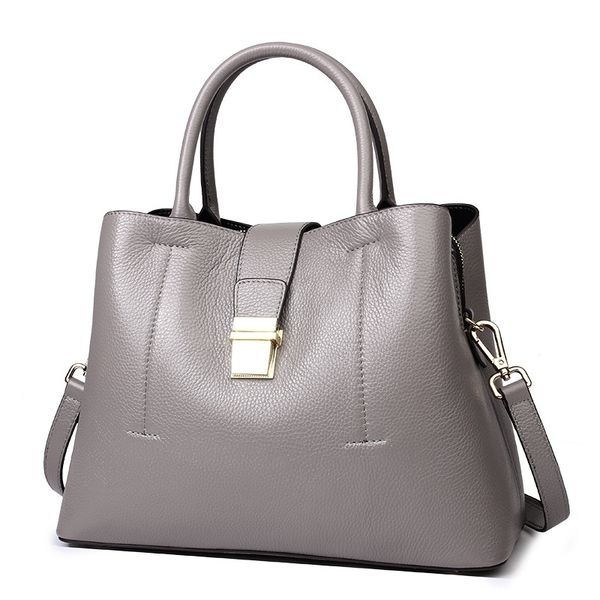 women luxurys designers bags 2021 superior genuine leather messenger large capacity casual female designer handbag handbags totes crossbody
women luxurys designers bags 2021 superior genuine leather messenger large capacity casual female designer handbag handbags totes crossbody