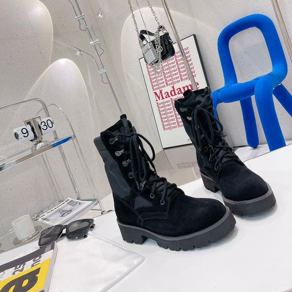 designer high-end luxury trendy fashion women's high-martin boots, comfortable and non-slip, size 35-40, Black
designer high-end luxury trendy fashion women's high-martin boots, comfortable and non-slip, size 35-40, Black