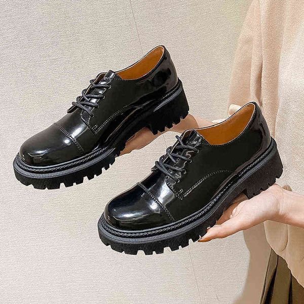 2022 new spring thick platform loafers women patent leather black chunky shoes lolita lace up thick sole casual flats autumn
2022 new spring thick platform loafers women patent leather black chunky shoes lolita lace up thick sole casual flats autumn