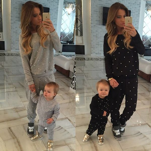 stylish sports suit spring and autumn tracksuits fashion round neck beaded women's plush, Gray
stylish sports suit spring and autumn tracksuits fashion round neck beaded women's plush, Gray