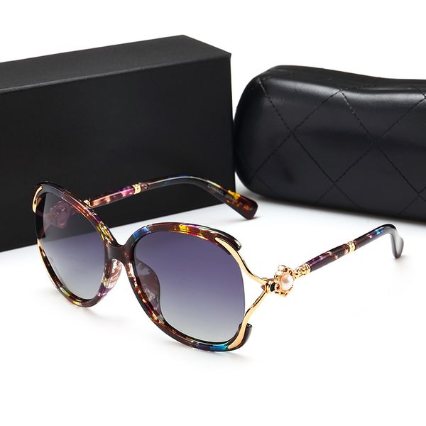 luxurious polarized sunglasses goggle uv400 women ladies trend fashion pearl decorated temples sun glasses black gray gradient outdoor eyegl, White;black
luxurious polarized sunglasses goggle uv400 women ladies trend fashion pearl decorated temples sun glasses black gray gradient outdoor eyegl, White;black