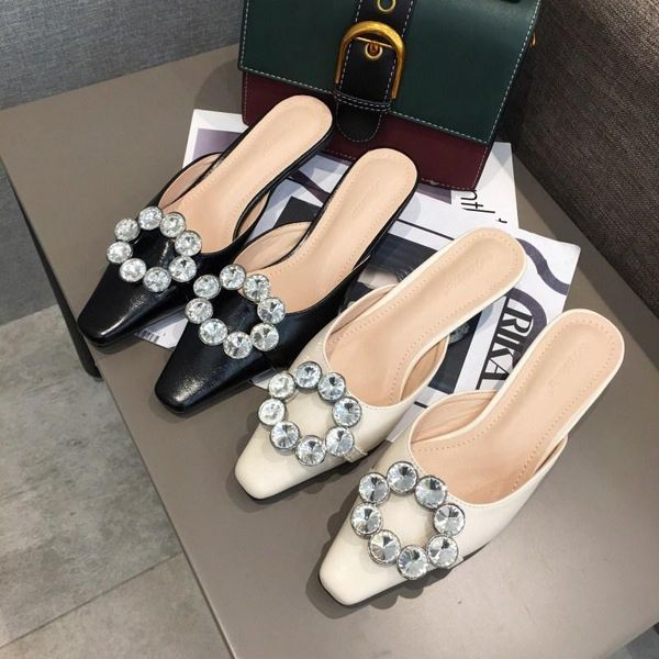 slippers 2021 spring women meta crystal mules female square toe ol ladies fashion casual outside, Black
slippers 2021 spring women meta crystal mules female square toe ol ladies fashion casual outside, Black