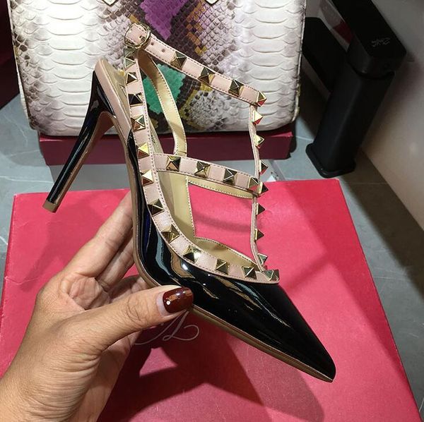 sandals 2021 classics v rivets pointed high heels women 2 straps all-match stiletto 8cm summer leather, Black
sandals 2021 classics v rivets pointed high heels women 2 straps all-match stiletto 8cm summer leather, Black