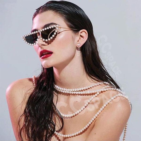 Fashionable sun frames Diamond Personality Cat Eye Frame Brand Design Women Uv400 Luxury Fashion Retro Trend Pearl Sunglasses, Black
Fashionable sun frames Diamond Personality Cat Eye Frame Brand Design Women Uv400 Luxury Fashion Retro Trend Pearl Sunglasses, Black