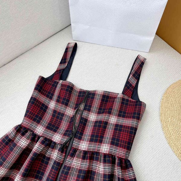 dress shenzhen nanyou high end d home early autumn 2021 wool check pattern frosted zipper lady suspender, White;black
dress shenzhen nanyou high end d home early autumn 2021 wool check pattern frosted zipper lady suspender, White;black