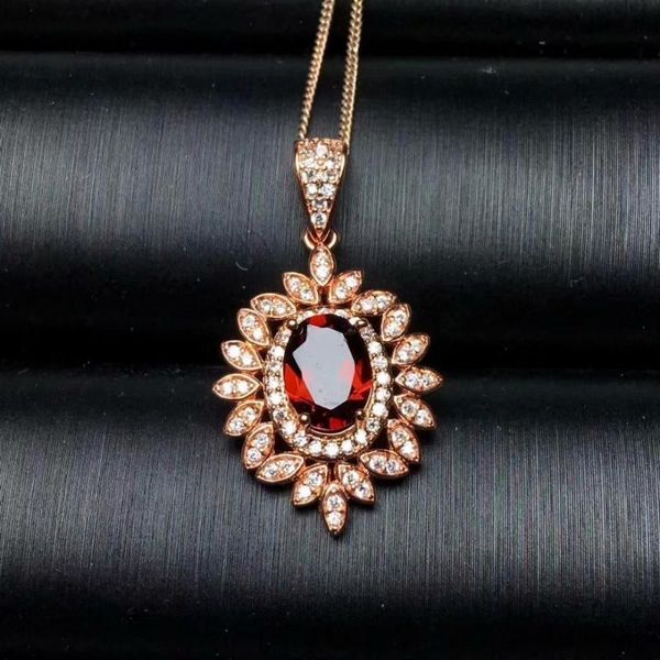 lockets 925 sterling silver inlaid with natural garnet necklace pendant 6 * 8mm fashion accessories to give girlfriend birthday gift
lockets 925 sterling silver inlaid with natural garnet necklace pendant 6 * 8mm fashion accessories to give girlfriend birthday gift
