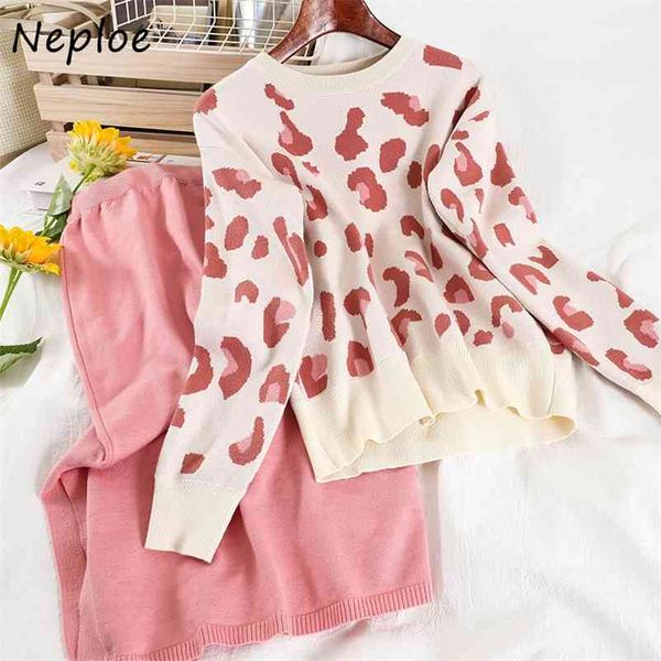sweet 2 piece set o-neck chic leopard knitted pullover sweater bodycon side split mid-length skirts preppy style suit 210422, White
sweet 2 piece set o-neck chic leopard knitted pullover sweater bodycon side split mid-length skirts preppy style suit 210422, White