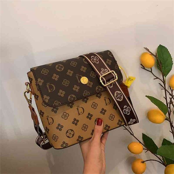 60% clearance sale double color bucket bag female voice ins wide shoulder strap satchel tiktok pop single
60% clearance sale double color bucket bag female voice ins wide shoulder strap satchel tiktok pop single