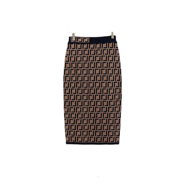 2022 spring new slim-fit jacquard knitted half body hip skirt women's knits ff letter,high quality, Black
2022 spring new slim-fit jacquard knitted half body hip skirt women's knits ff letter,high quality, Black