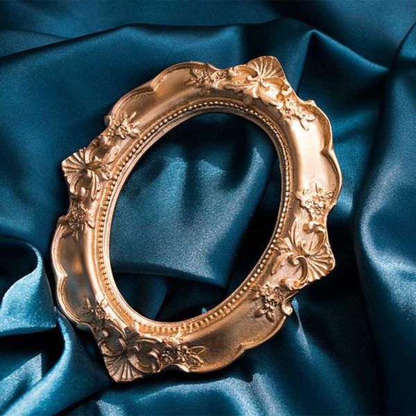 vintage golden pendant po frame for picture retro carved display props ornaments doll house accessories frames
vintage golden pendant po frame for picture retro carved display props ornaments doll house accessories frames