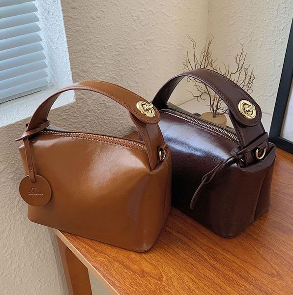 evening bags high sense of shoulder bag women's 2021 fashion portable messenger niche design single small square
evening bags high sense of shoulder bag women's 2021 fashion portable messenger niche design single small square
