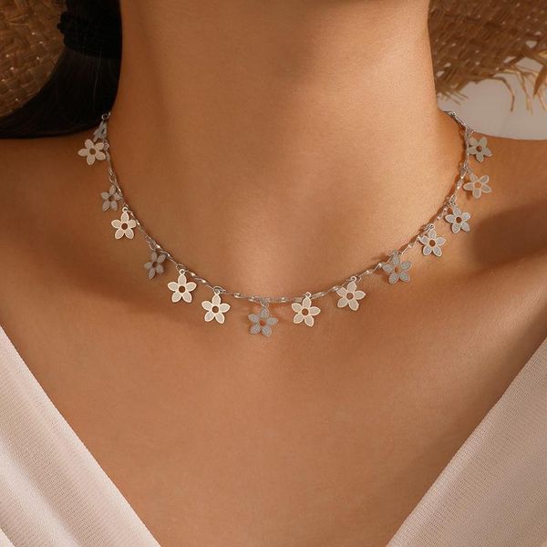 chokers bohemian flowers tassel choker clavicle chain for women simple silver color adjustable metal necklace party jewelry 15738, Golden;silver
chokers bohemian flowers tassel choker clavicle chain for women simple silver color adjustable metal necklace party jewelry 15738, Golden;silver