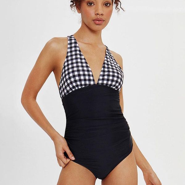 two-piece suits plaid v-neck open back one-piece swimsuit 2021 summer women monokini biquini brazilian bikinis beach wear swim b429
two-piece suits plaid v-neck open back one-piece swimsuit 2021 summer women monokini biquini brazilian bikinis beach wear swim b429
