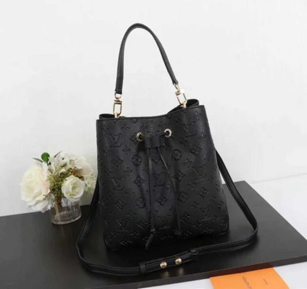 cross brand handles designer luxury totes m45306 new shoulder large-capacity bucket bag bag, ladies bags handbag handbags body iconic cl
cross brand handles designer luxury totes m45306 new shoulder large-capacity bucket bag bag, ladies bags handbag handbags body iconic cl