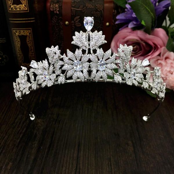 hair clips & barrettes paved full cubic zircon tiara vintage zirconia crown cz diadema bridal coroa wedding accessories bijoux cheveux wigo1, Golden;silver
hair clips & barrettes paved full cubic zircon tiara vintage zirconia crown cz diadema bridal coroa wedding accessories bijoux cheveux wigo1, Golden;silver