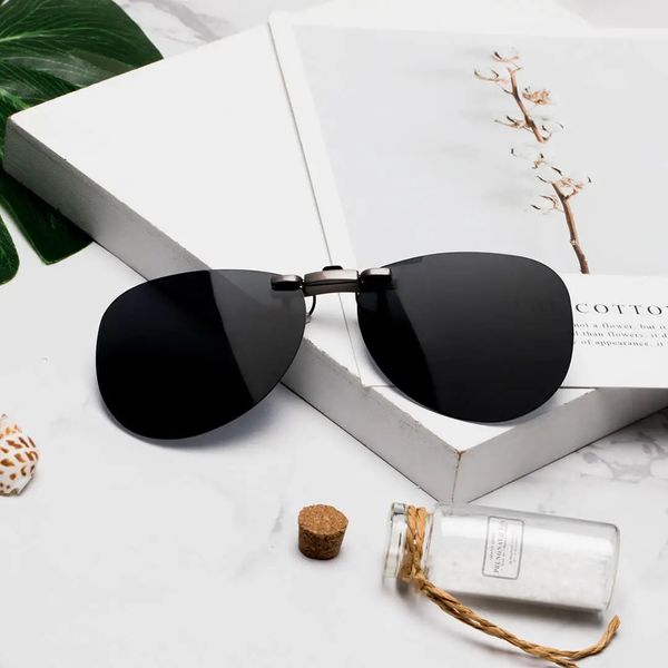 ts clip-on sunglasses tac polarized lenses zinc-alloy 135 degree random upturn, Black
ts clip-on sunglasses tac polarized lenses zinc-alloy 135 degree random upturn, Black
