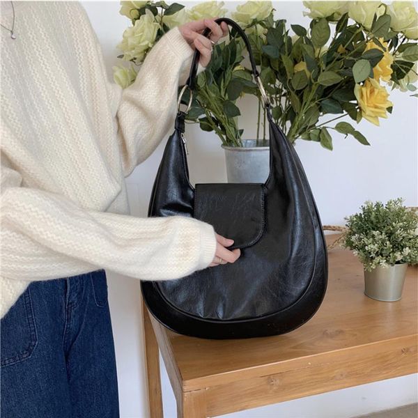 evening bags women's crescent bag 2021 vintage oil leather shoulder large capacity underarm casual female handbags bolso mujer
evening bags women's crescent bag 2021 vintage oil leather shoulder large capacity underarm casual female handbags bolso mujer